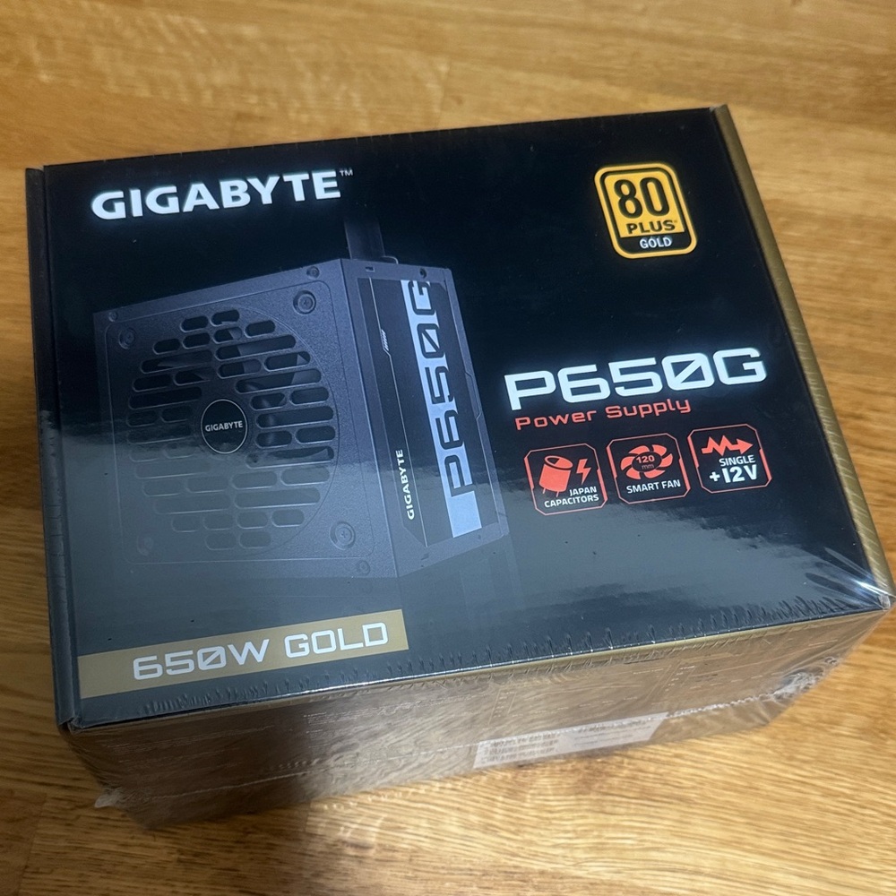 GIGABYTE P650G Power Supply - Black and Gold Accents